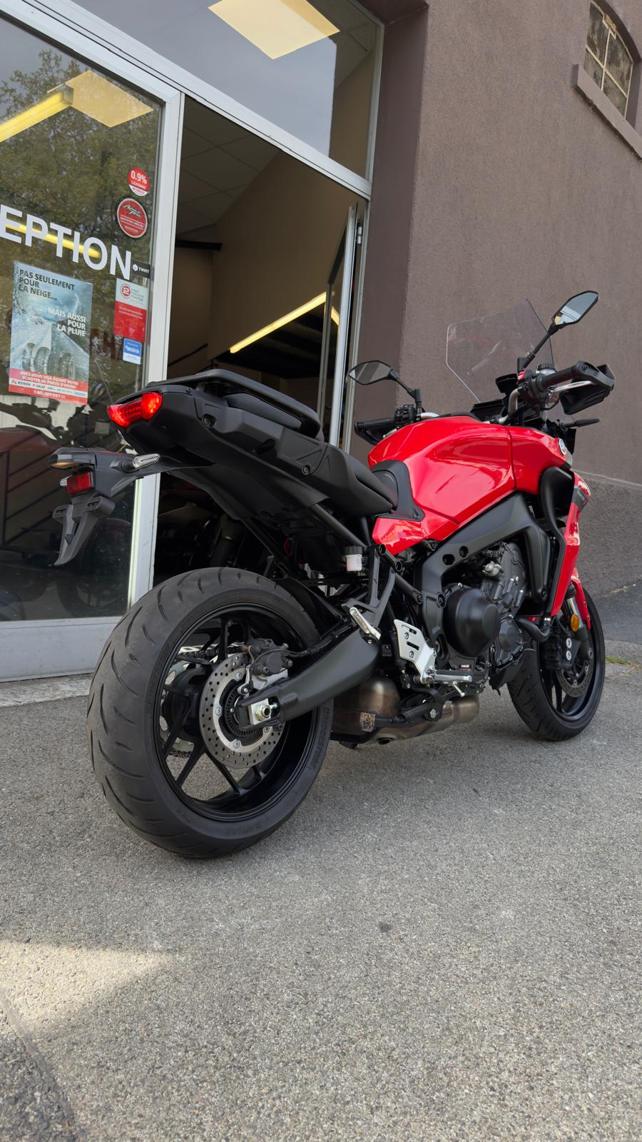 YAMAHA Tracer 9-showroom-element-1