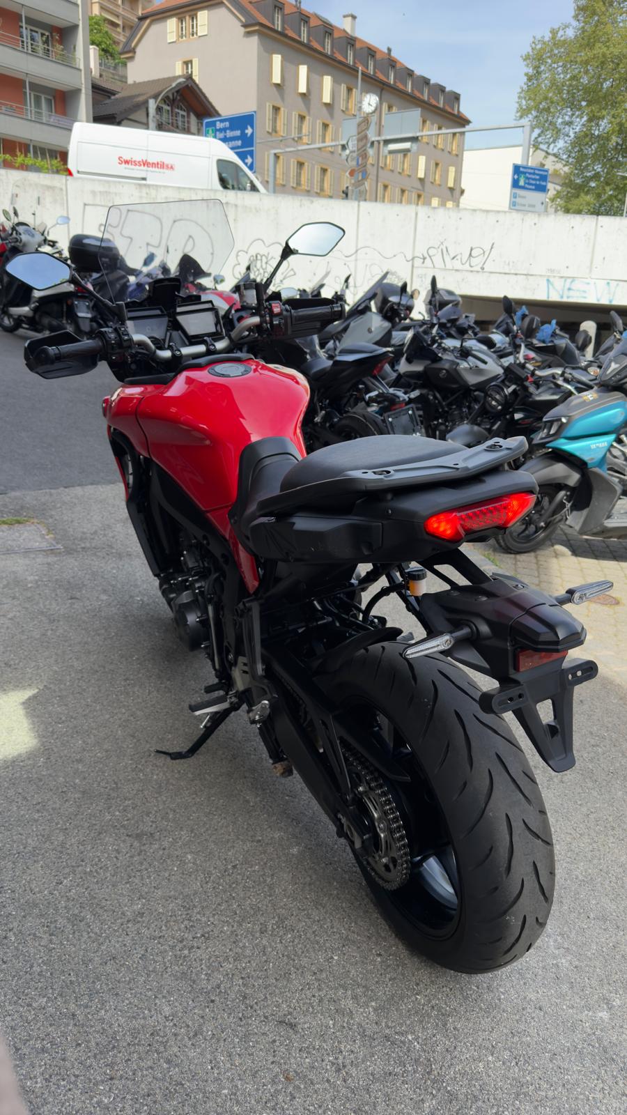 YAMAHA Tracer 9-showroom-element-2