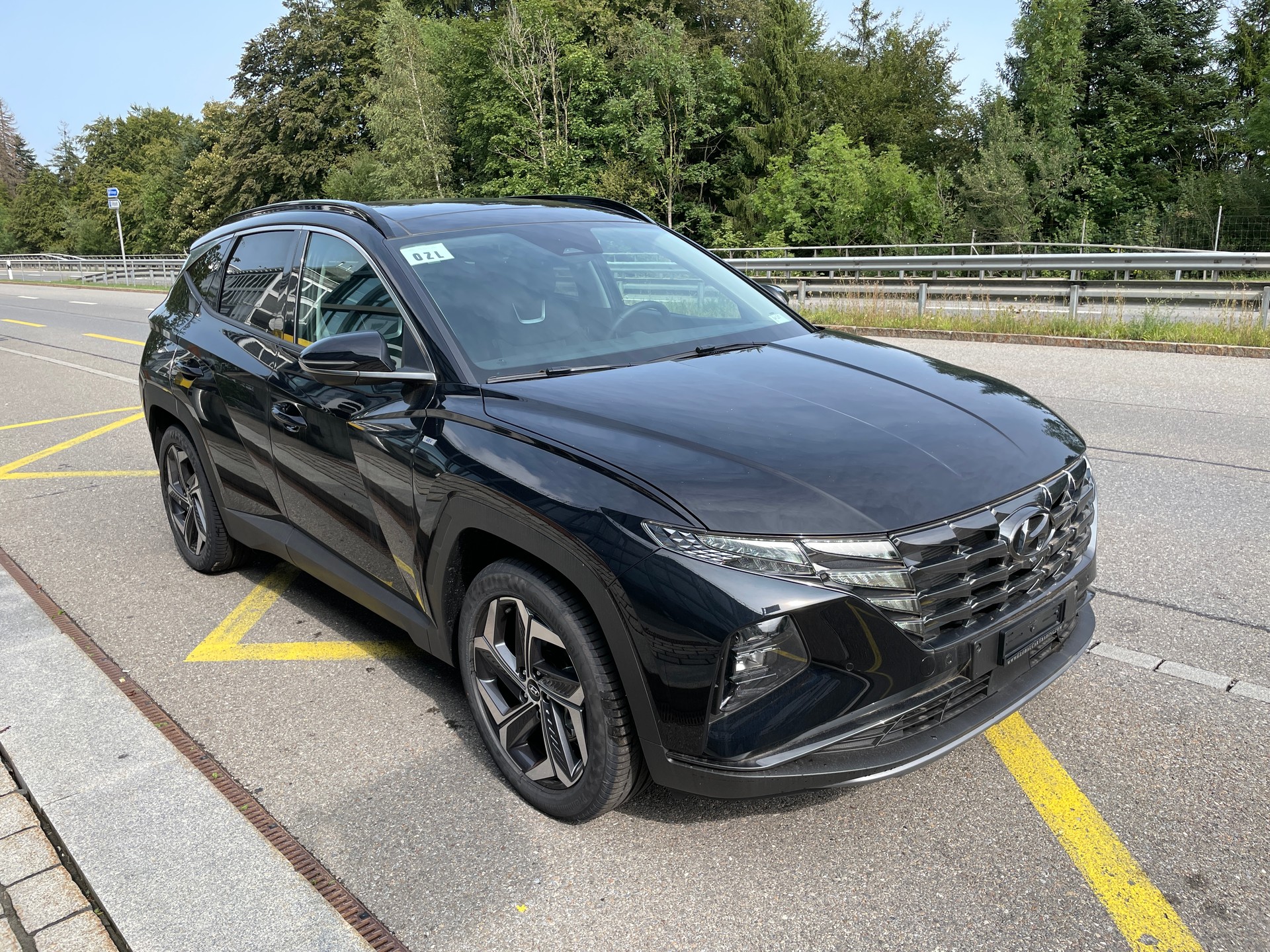 HYUNDAI Tucson 1.6 CRDI 48V Swiss Giga Edition 4WD DCT-image-2