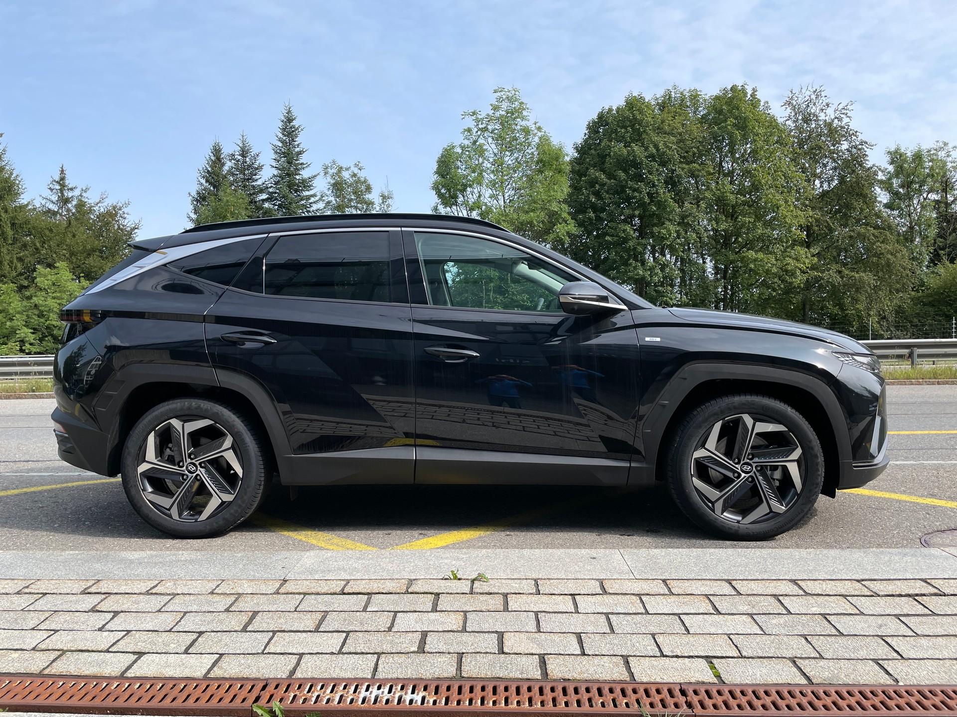 HYUNDAI Tucson 1.6 CRDI 48V Swiss Giga Edition 4WD DCT-image-3