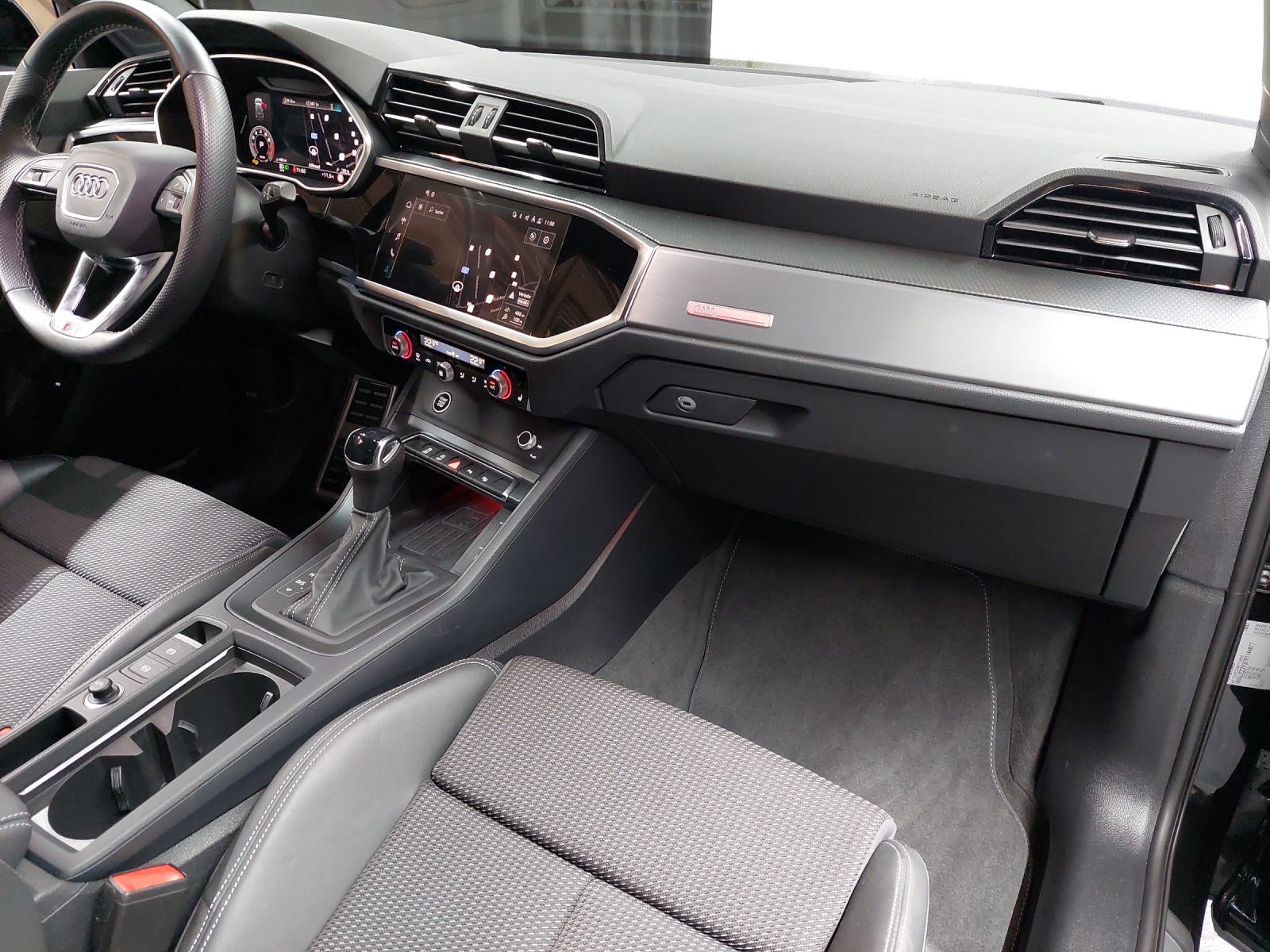 AUDI Q3 35 TFSI advanced Attraction S-tronic-image-9