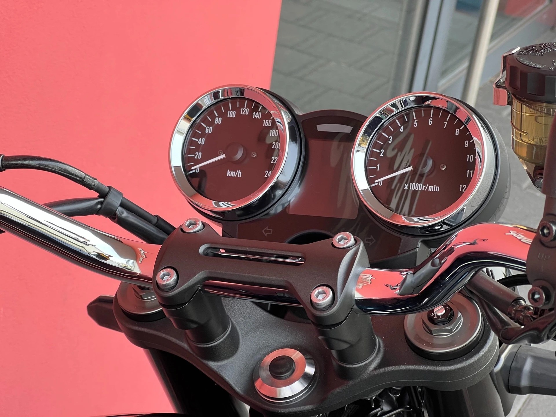 KAWASAKI Z 900 RS-showroom-element-2