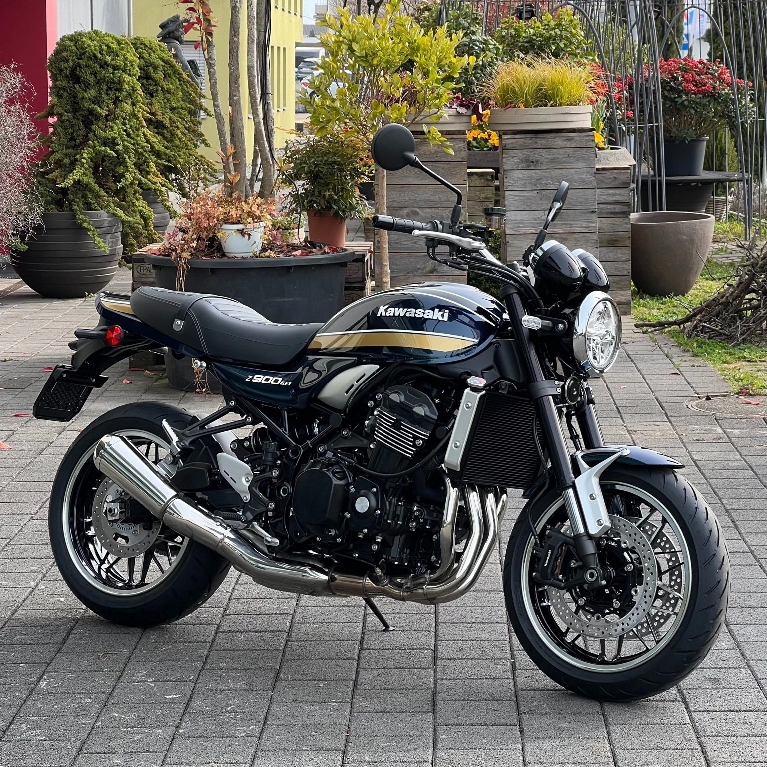 KAWASAKI Z 900 RS-image-15