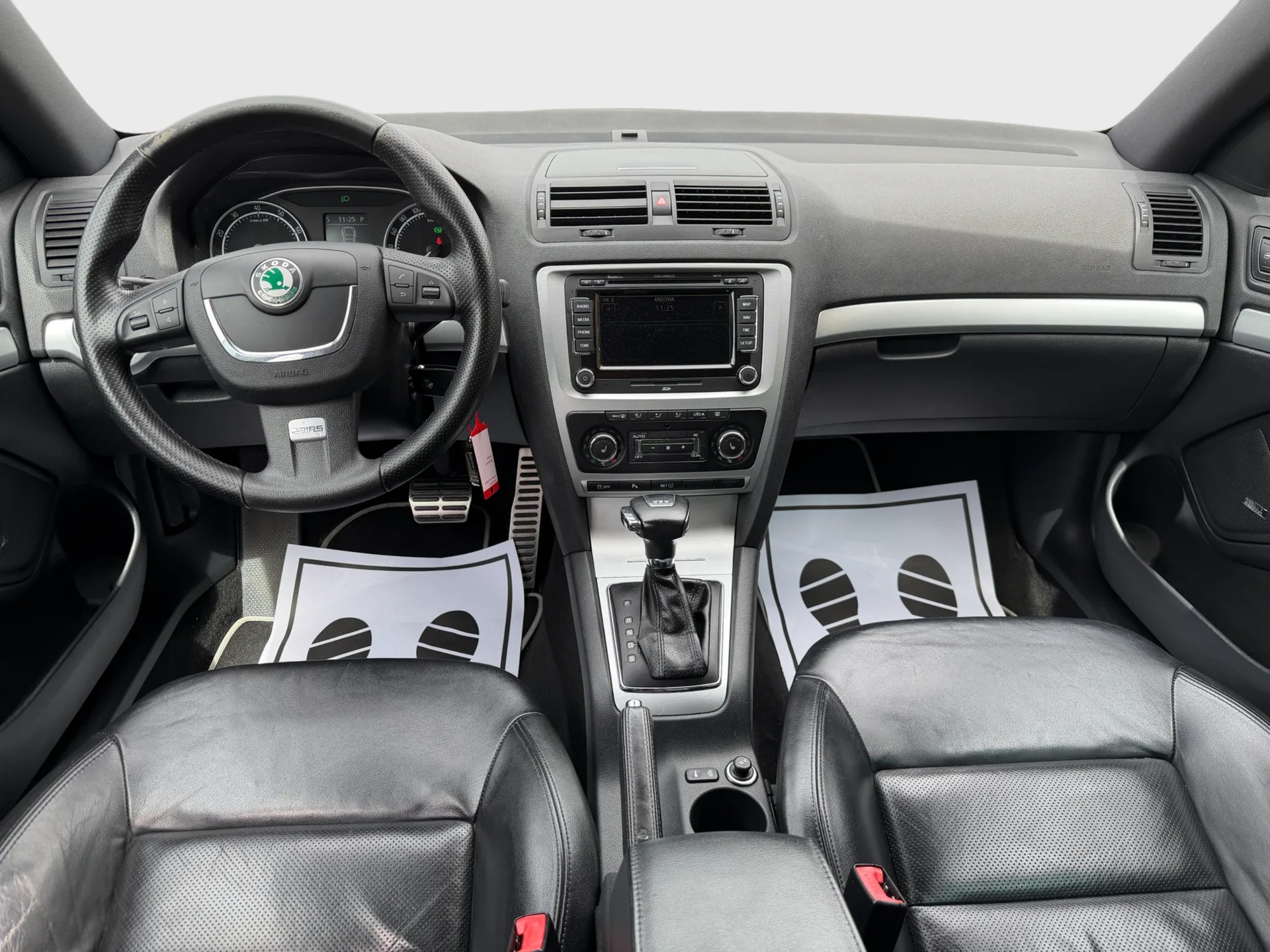 SKODA Octavia Combi 2.0 TSI RS DSG-image-5