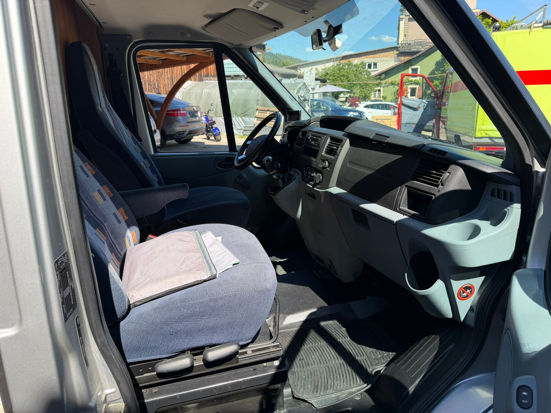 FORD Transit 2.2 TDCi 350 L-image-9