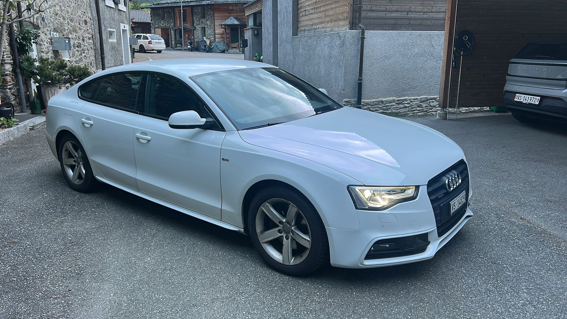 AUDI 2.0 TFSI 225 quattro S-Tronic-image-0