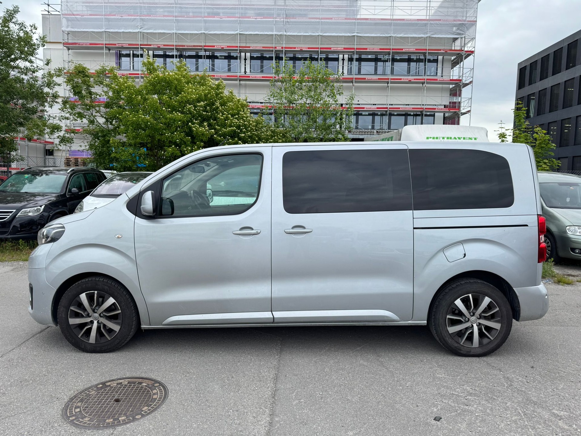 TOYOTA Proace Verso 2.0 D-4D Family Medium Automatic-image-4