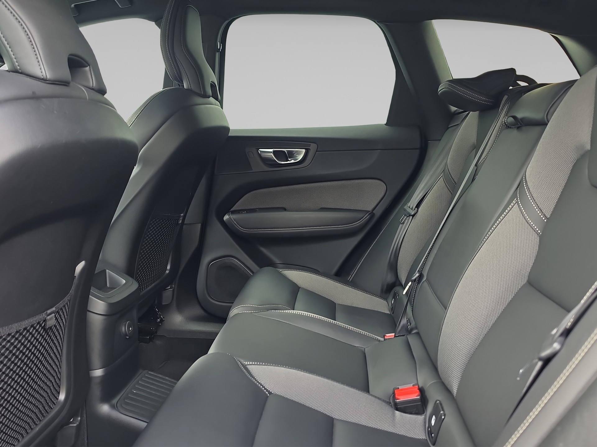 VOLVO XC60 2.0 T8 TE Plus Dark eAWD-image-12