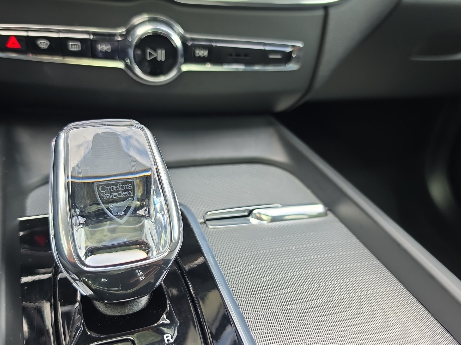 VOLVO XC60 2.0 T8 TE Plus Dark eAWD-image-19