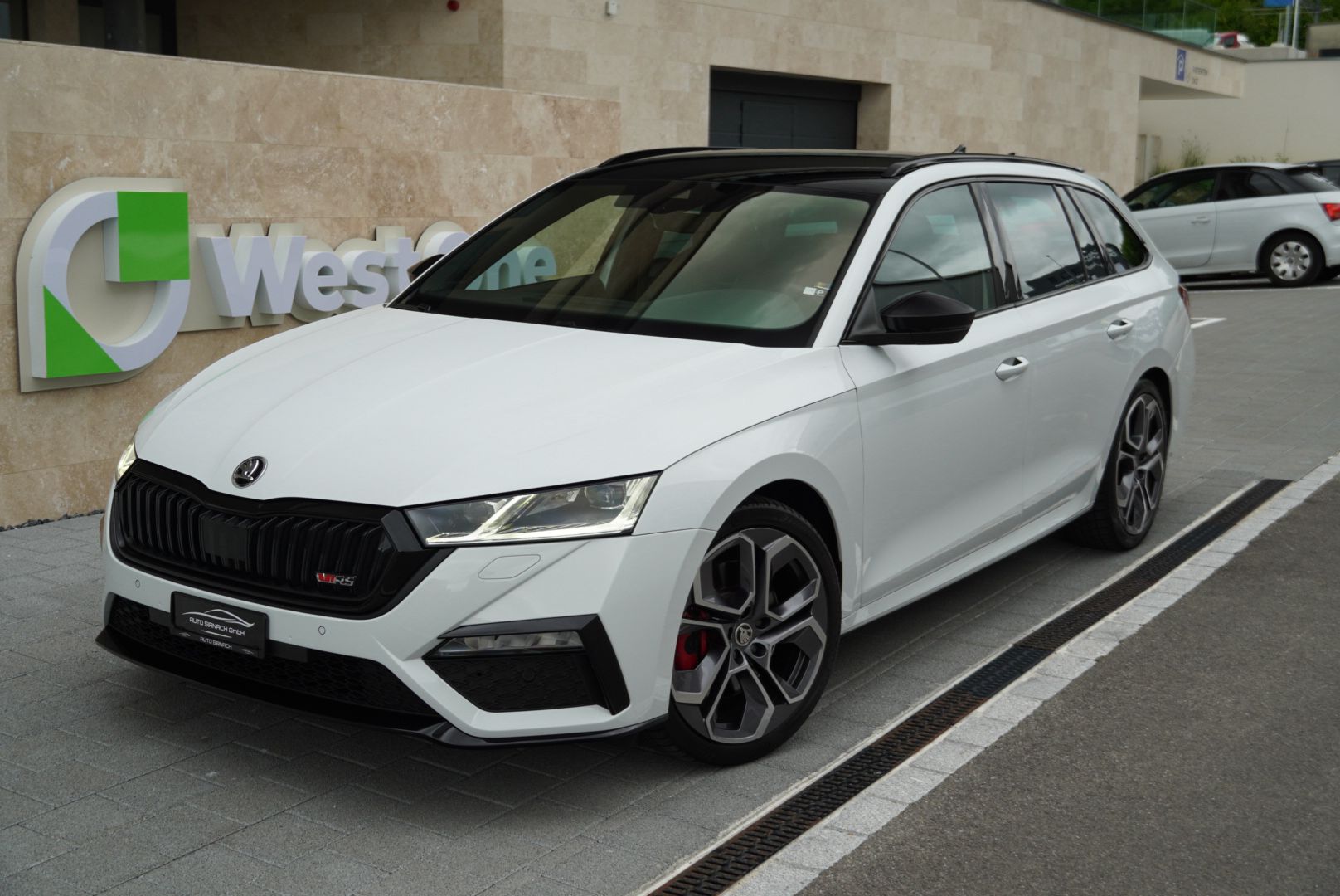 SKODA Octavia Combi 2.0 TSI DSG RS-showroom-element-1