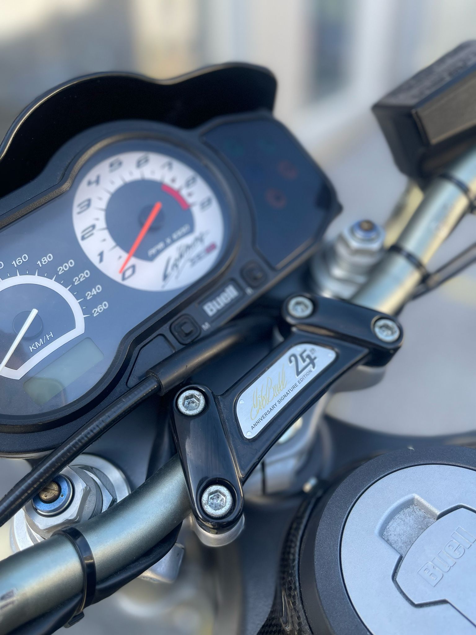 BUELL Lightning Low-image-5
