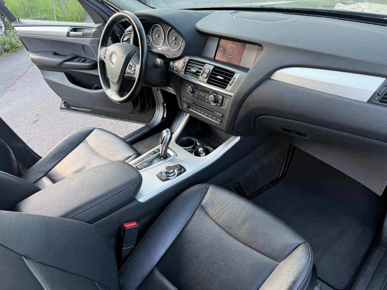 BMW X3 xDrive 28i Steptronic-image-10