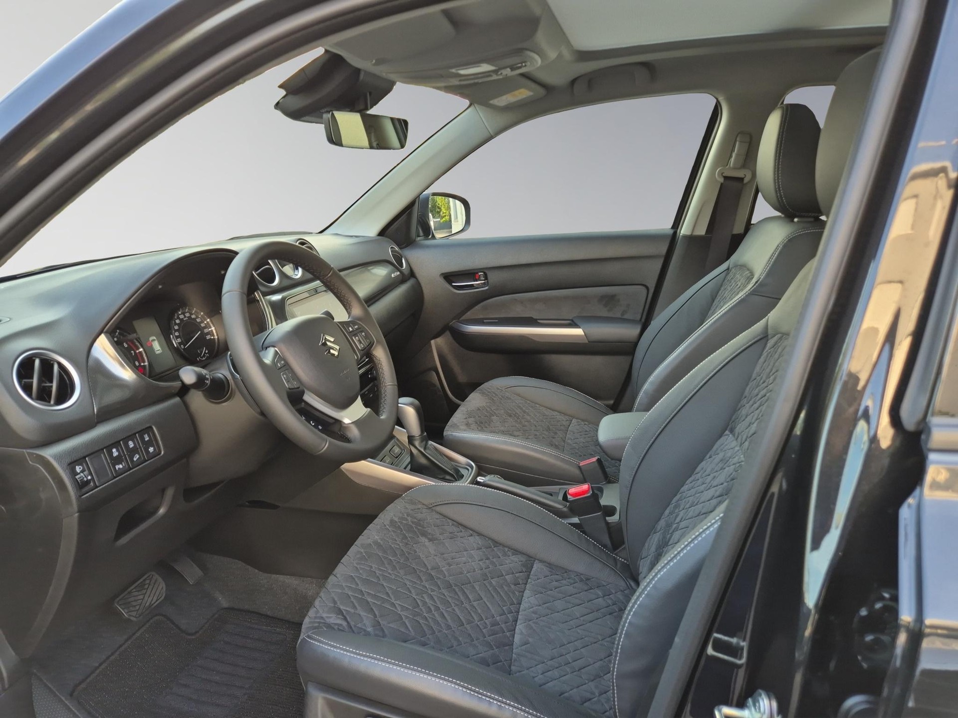 SUZUKI Vitara 1.4 T Compact Top Hybrid 4x4-image-8