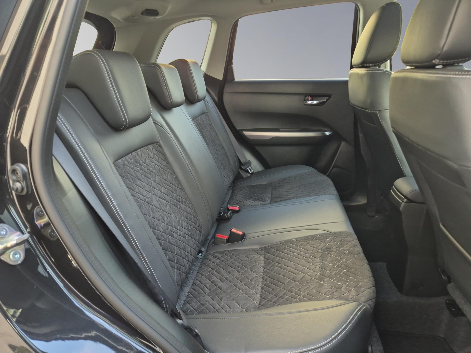 SUZUKI Vitara 1.4 T Compact Top Hybrid 4x4-image-15