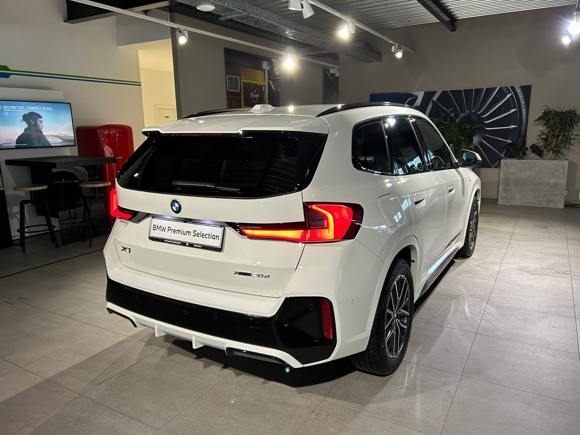 BMW X1 xDrive 20d 48V M Sport-image-11