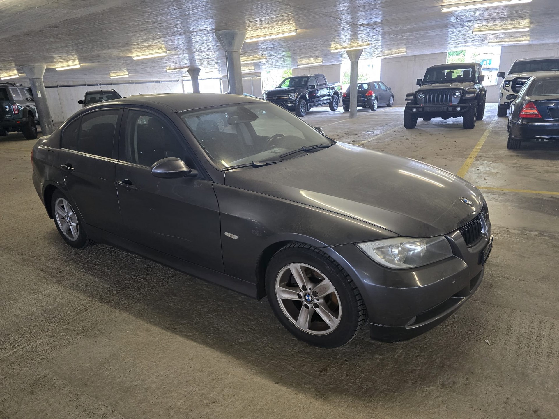 BMW 318i Access-image-1