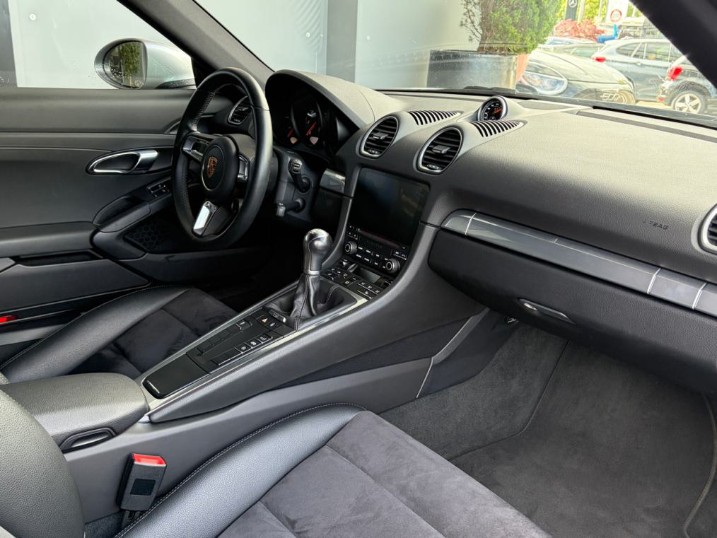 PORSCHE 718 Cayman 2.0-image-6