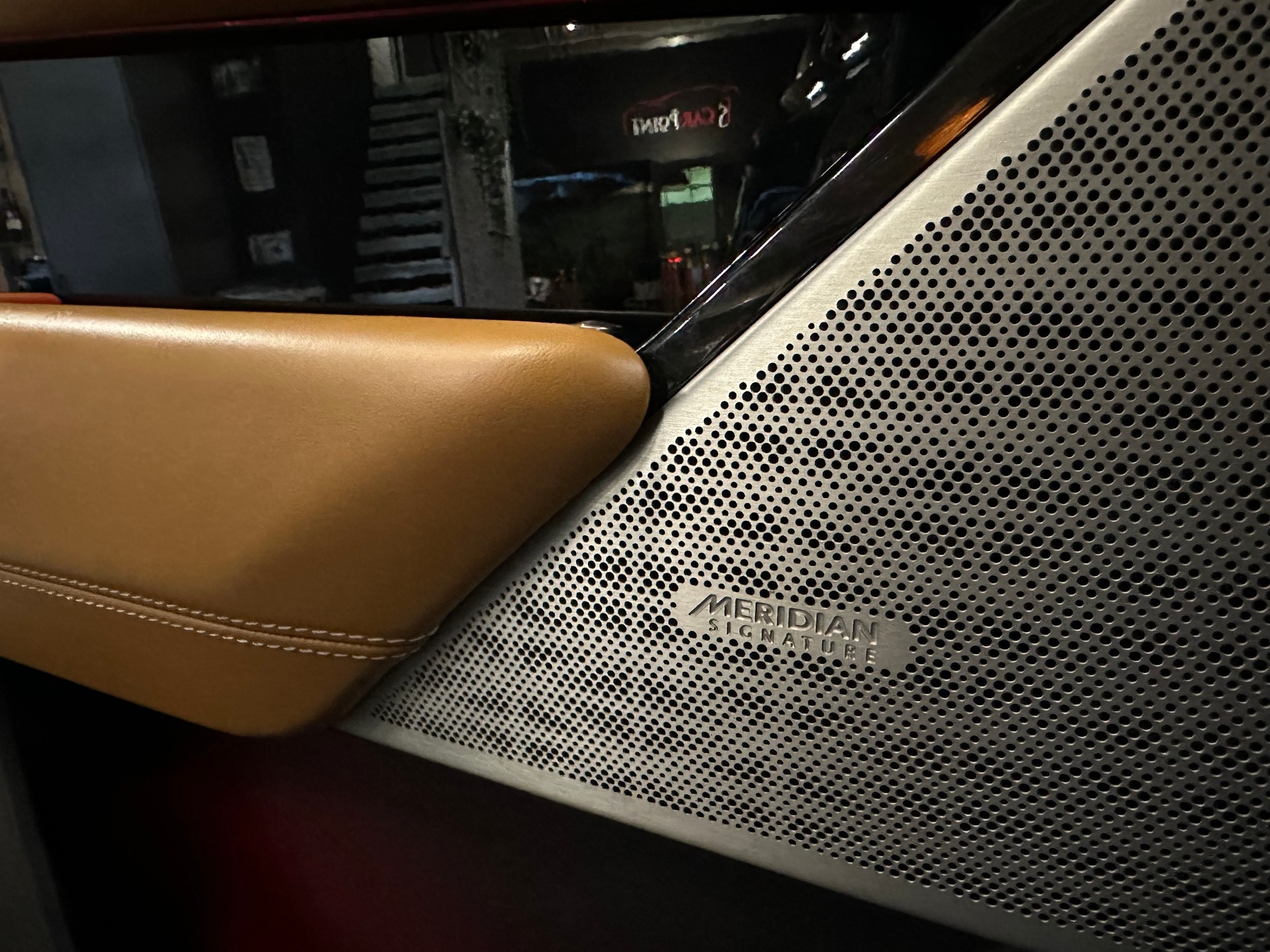 LAND ROVER Range Rover Velar R-Dynamic D 300 HSE Automatic-image-22