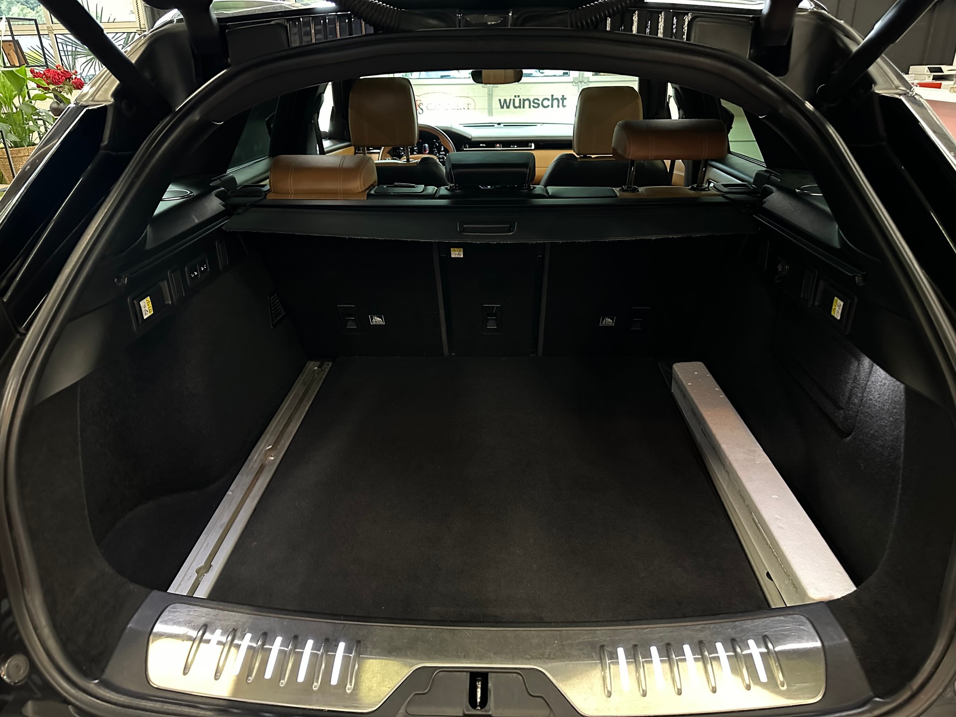 LAND ROVER Range Rover Velar R-Dynamic D 300 HSE Automatic-image-26