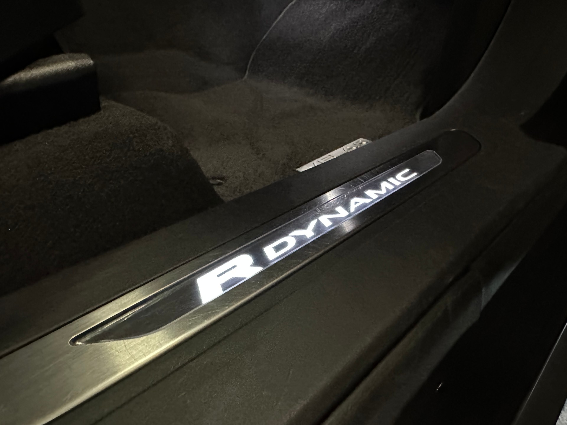 LAND ROVER Range Rover Velar R-Dynamic D 300 HSE Automatic-image-25