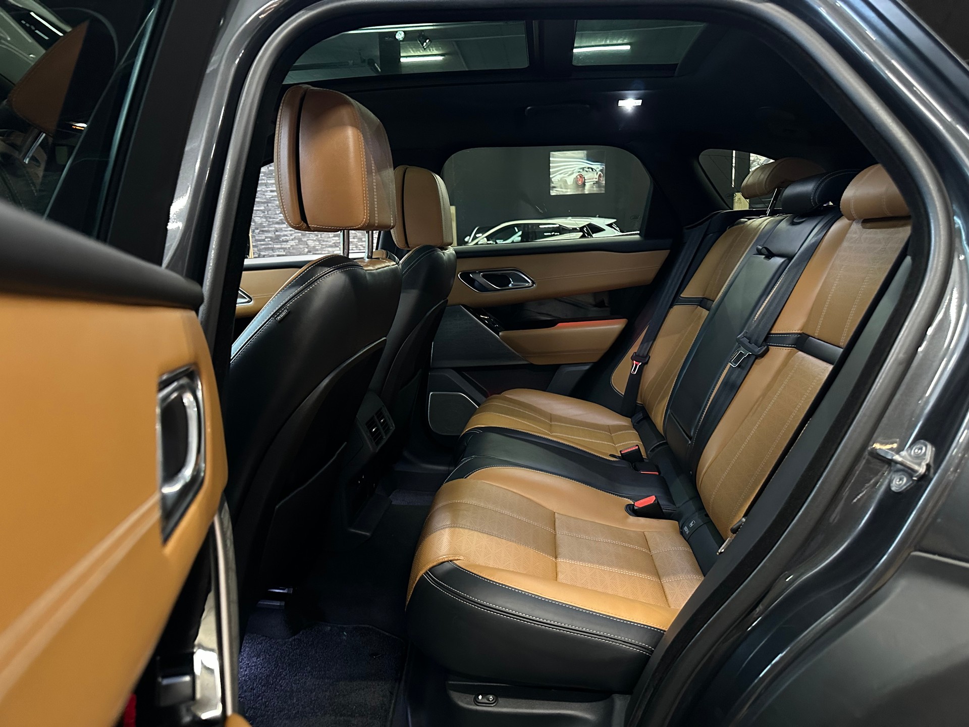 LAND ROVER Range Rover Velar R-Dynamic D 300 HSE Automatic-image-10