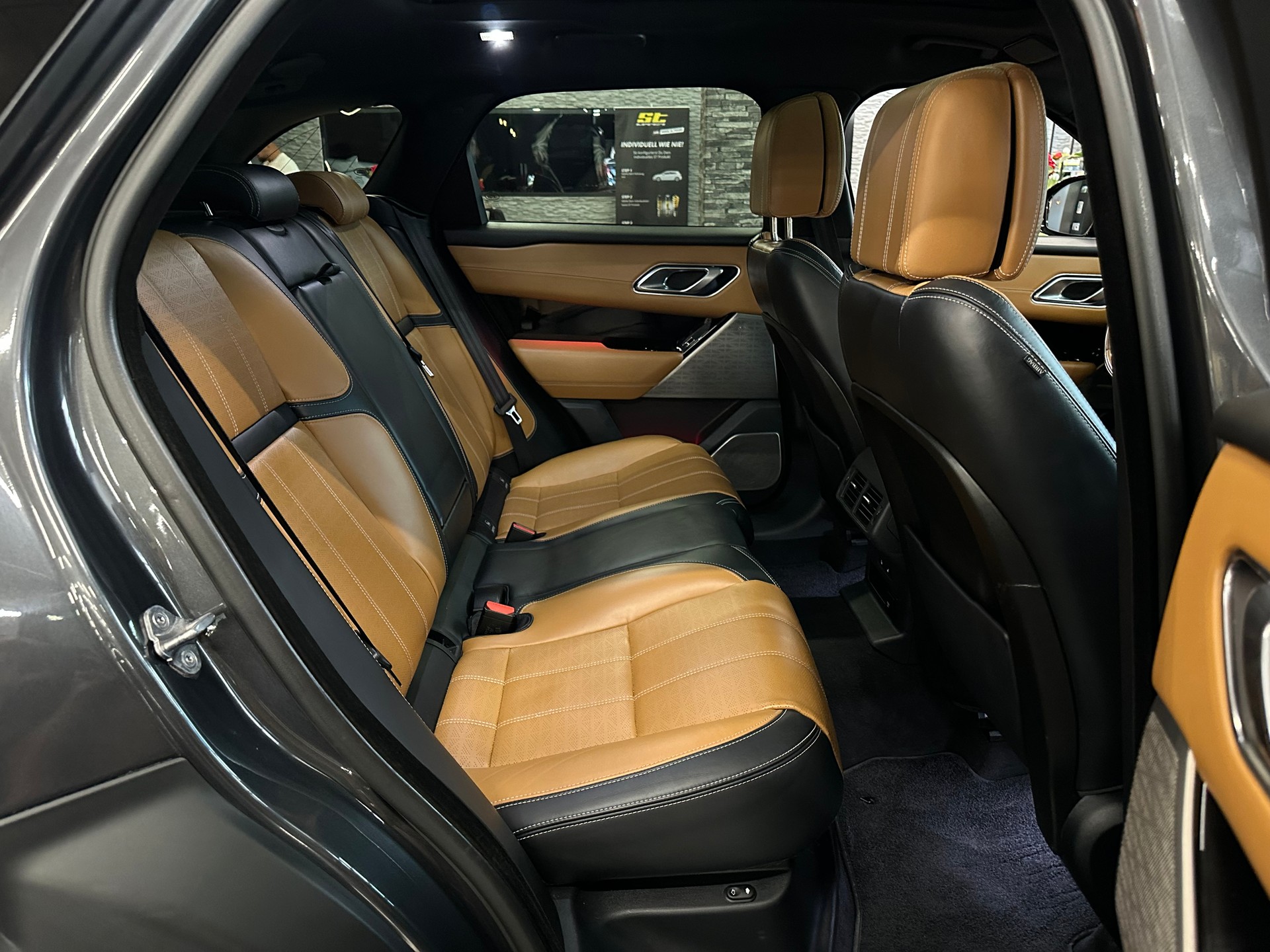 LAND ROVER Range Rover Velar R-Dynamic D 300 HSE Automatic-image-11