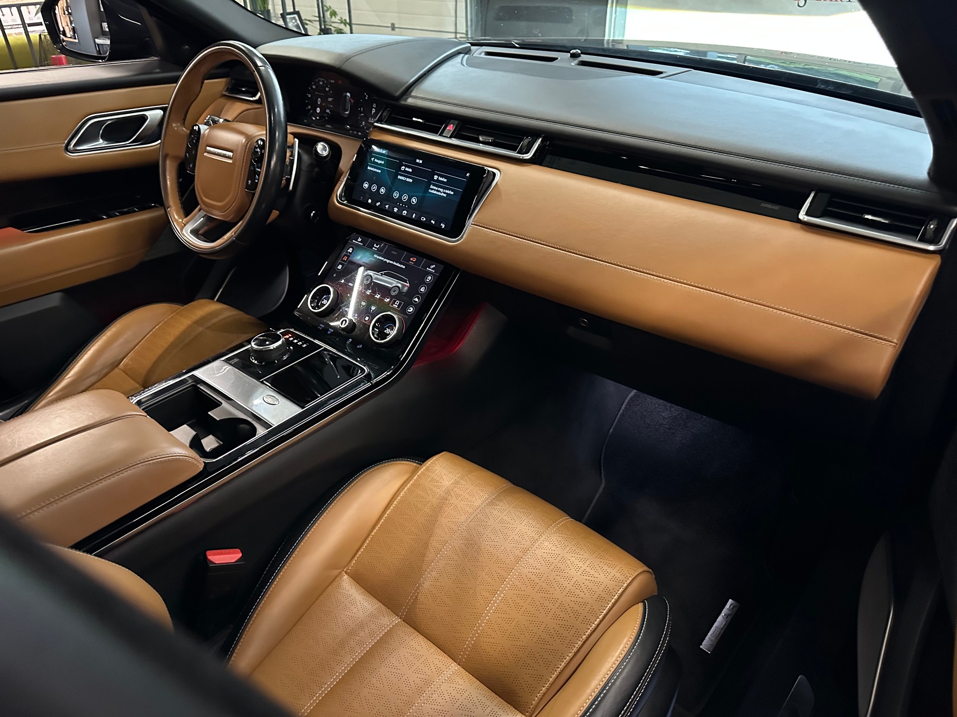 LAND ROVER Range Rover Velar R-Dynamic D 300 HSE Automatic-image-12