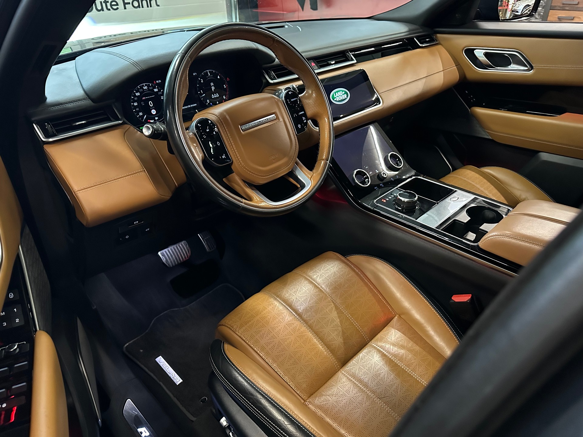 LAND ROVER Range Rover Velar R-Dynamic D 300 HSE Automatic-image-8