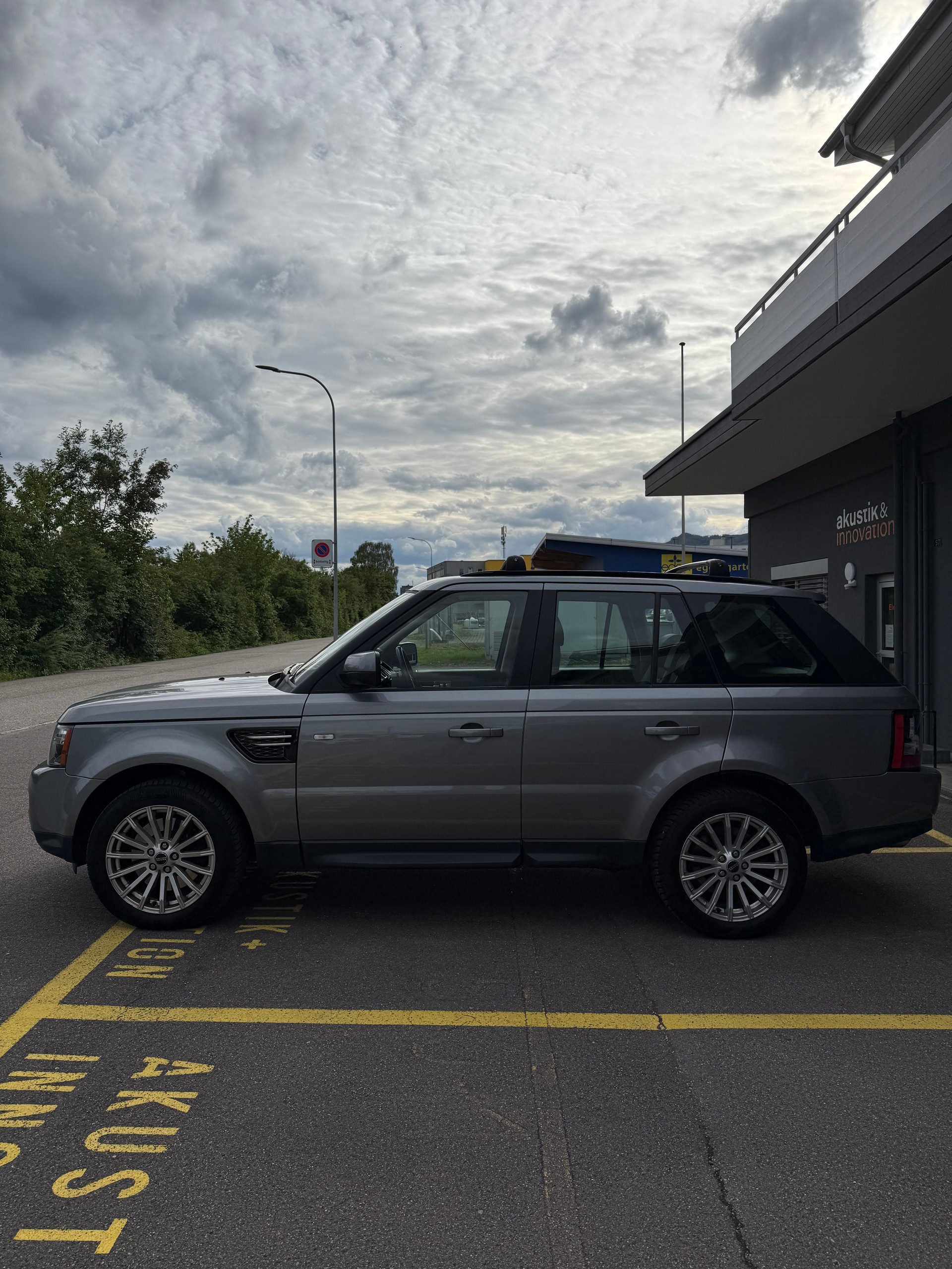 LAND ROVER Range Rover Sport 3.0 TDV6 Zermatt Automatic-image-3