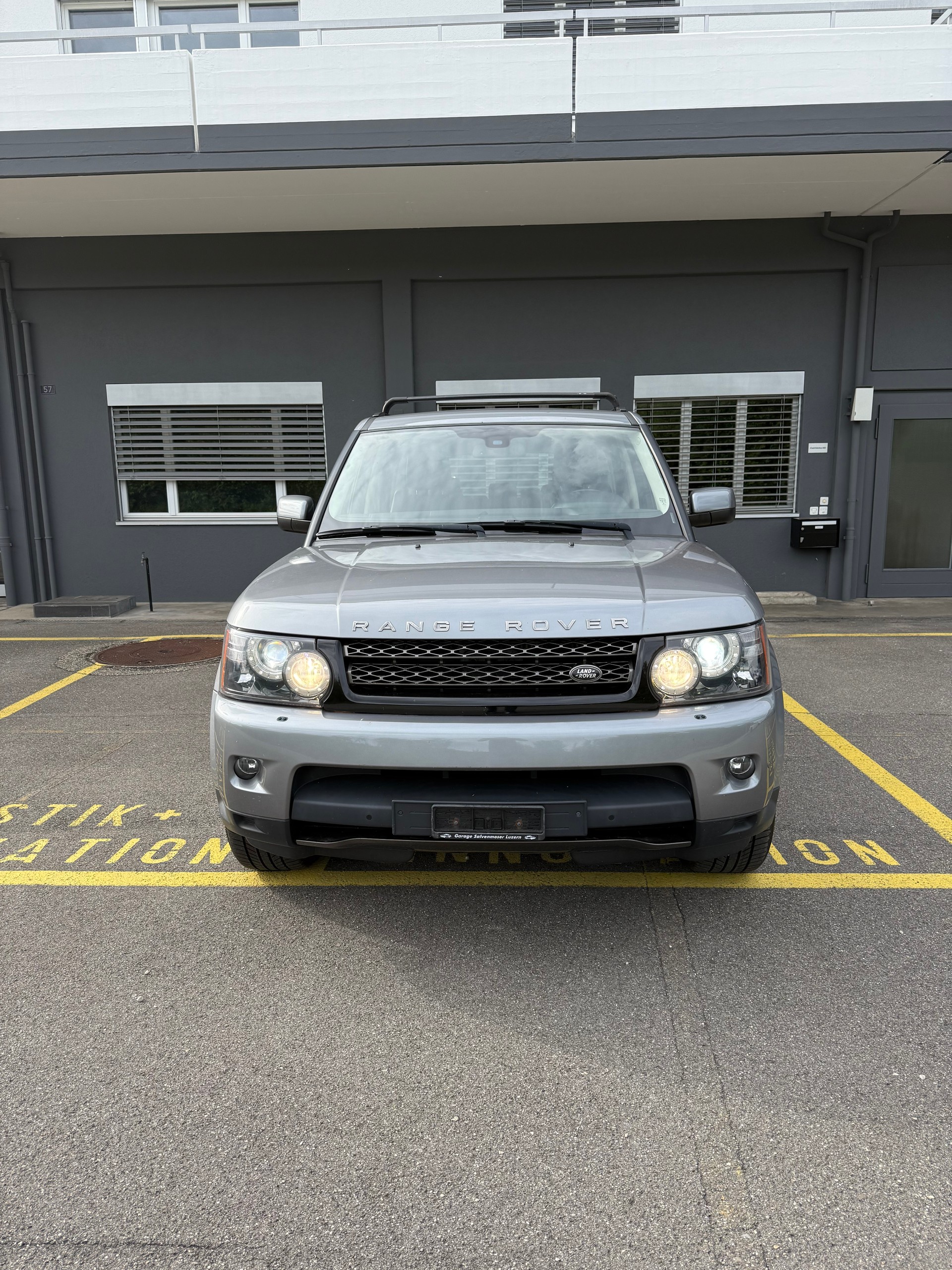 LAND ROVER Range Rover Sport 3.0 TDV6 Zermatt Automatic-image-9