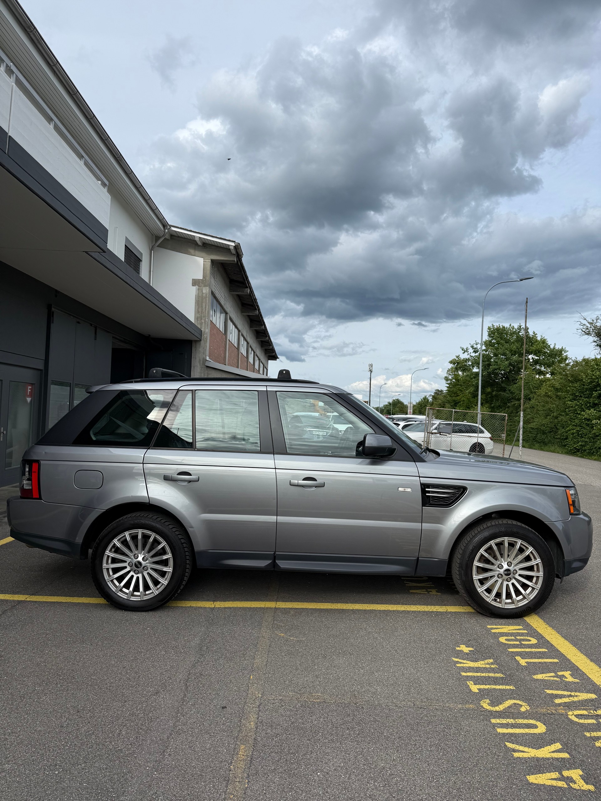 LAND ROVER Range Rover Sport 3.0 TDV6 Zermatt Automatic-image-7