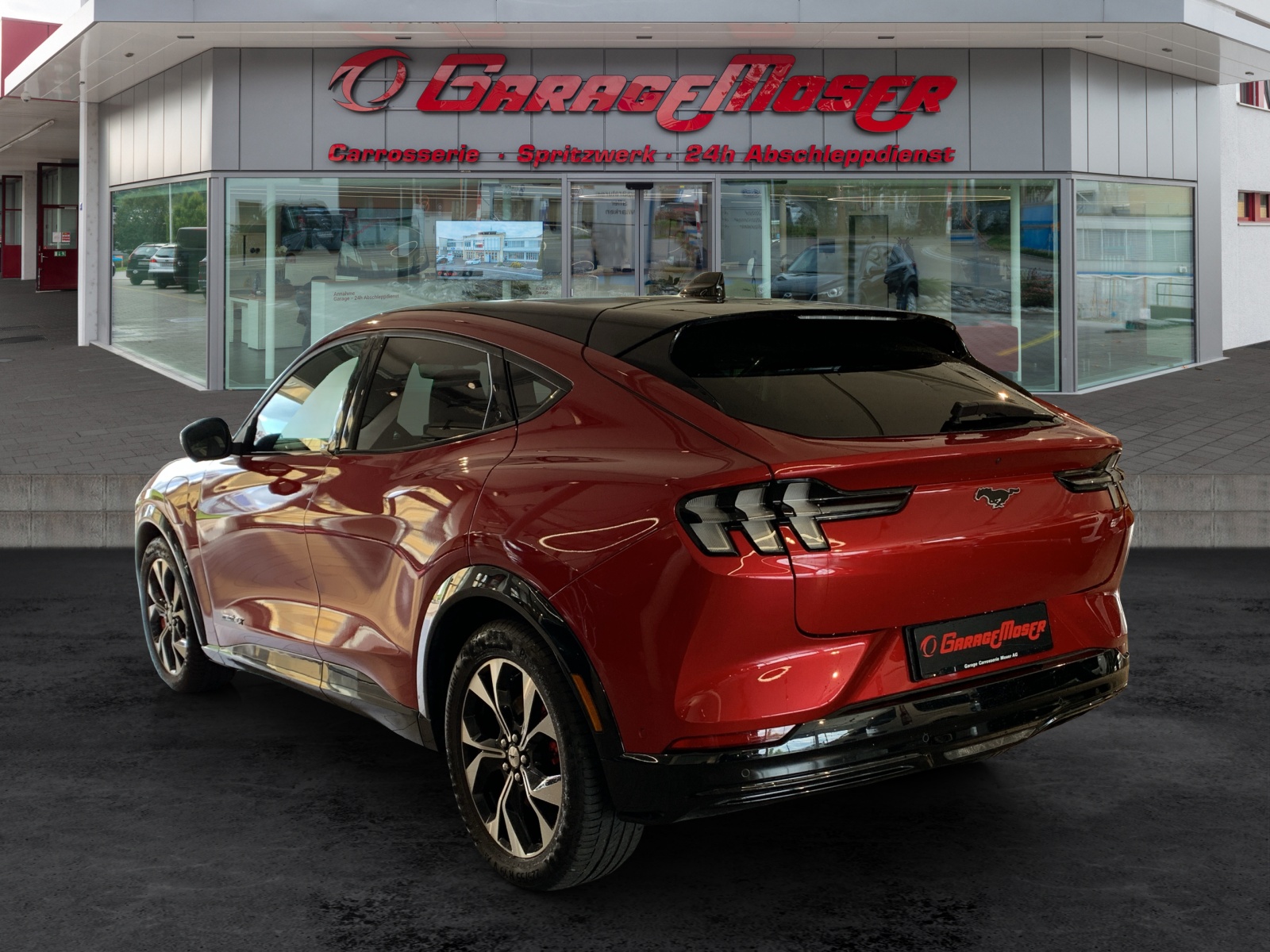 FORD Mustang Mach-E Premium-image-3