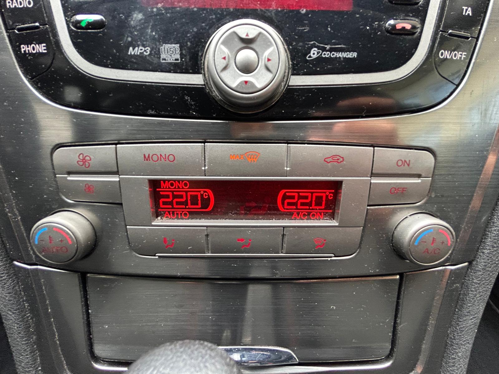 FORD Mondeo 2.0 TDCi 16V Ghia Automatic-image-25