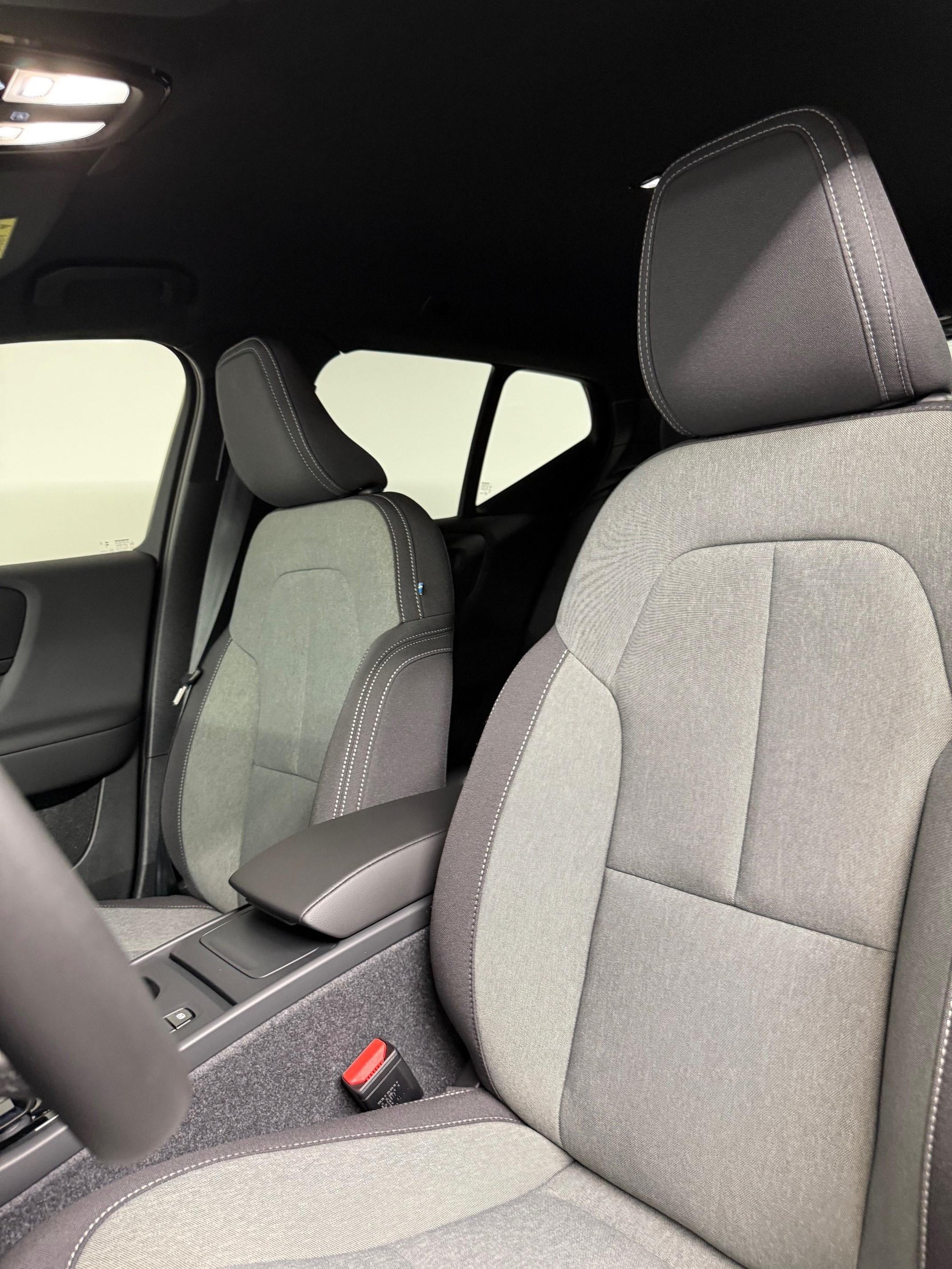 VOLVO XC40 2.0 B3 MH Core-image-6