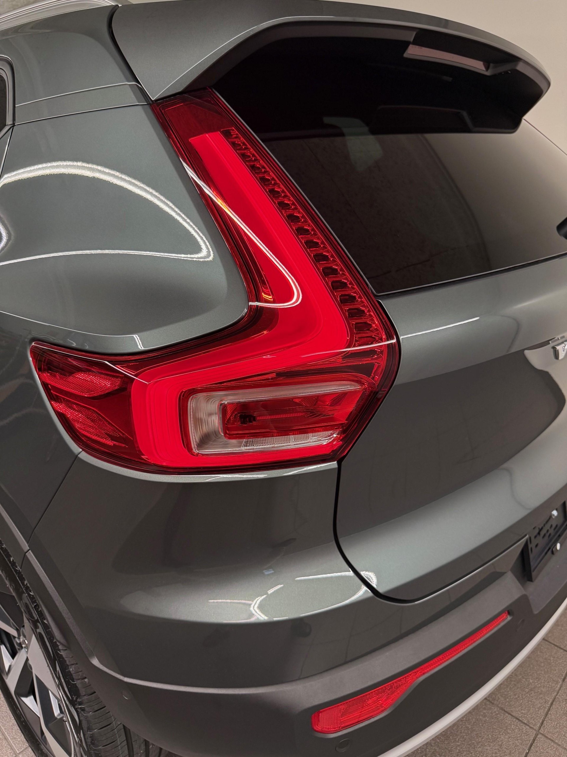 VOLVO XC40 2.0 B3 MH Core-image-15