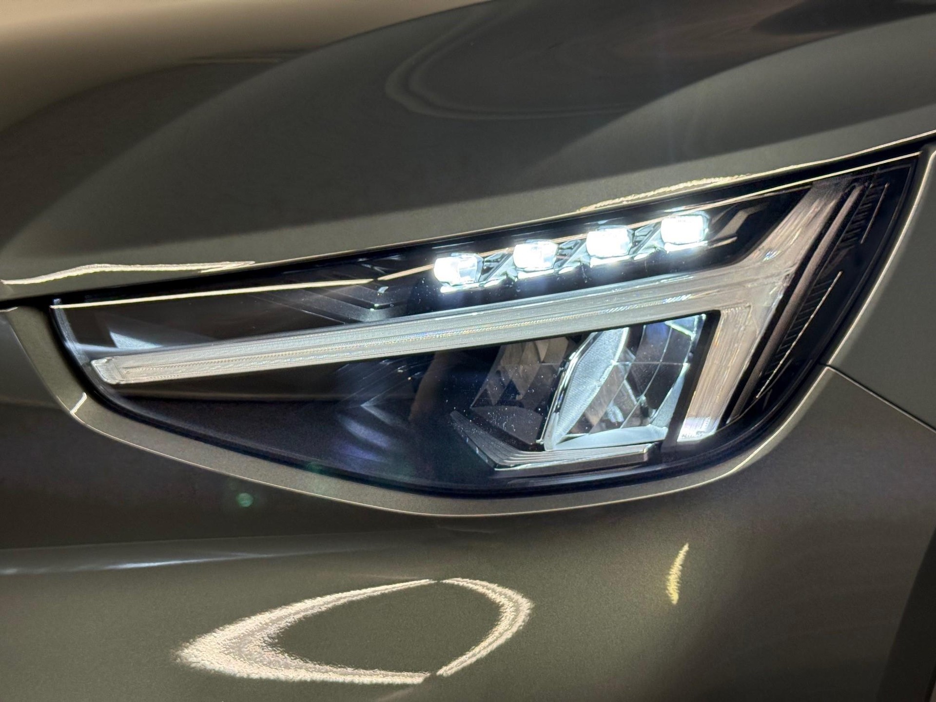 VOLVO XC40 2.0 B3 MH Core-image-16