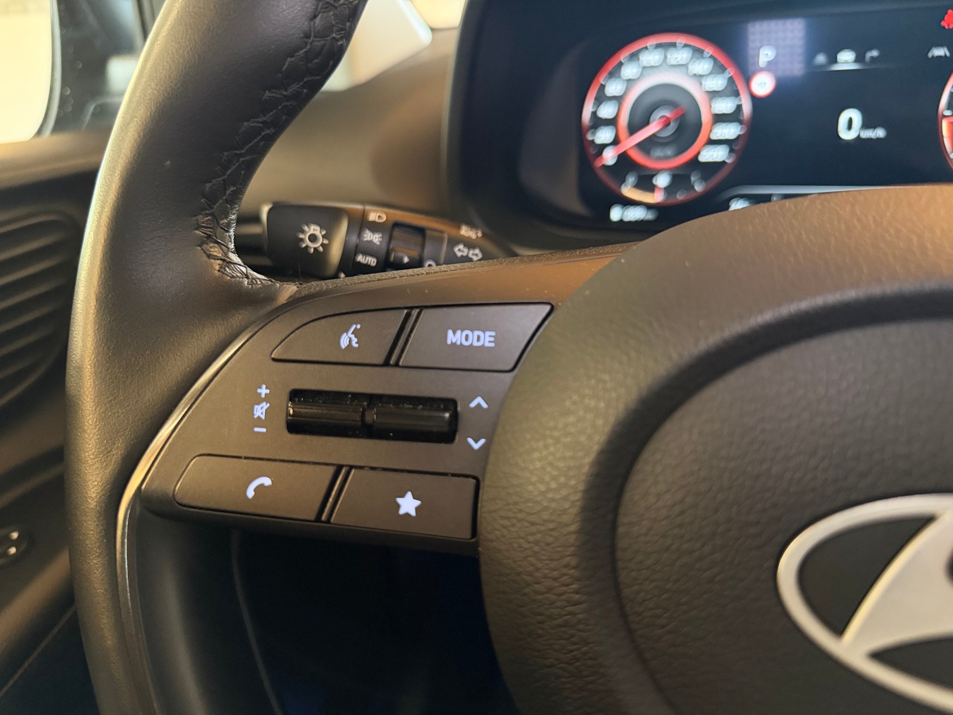 HYUNDAI i20 1.0 T-GDi Amplia DCT-image-16