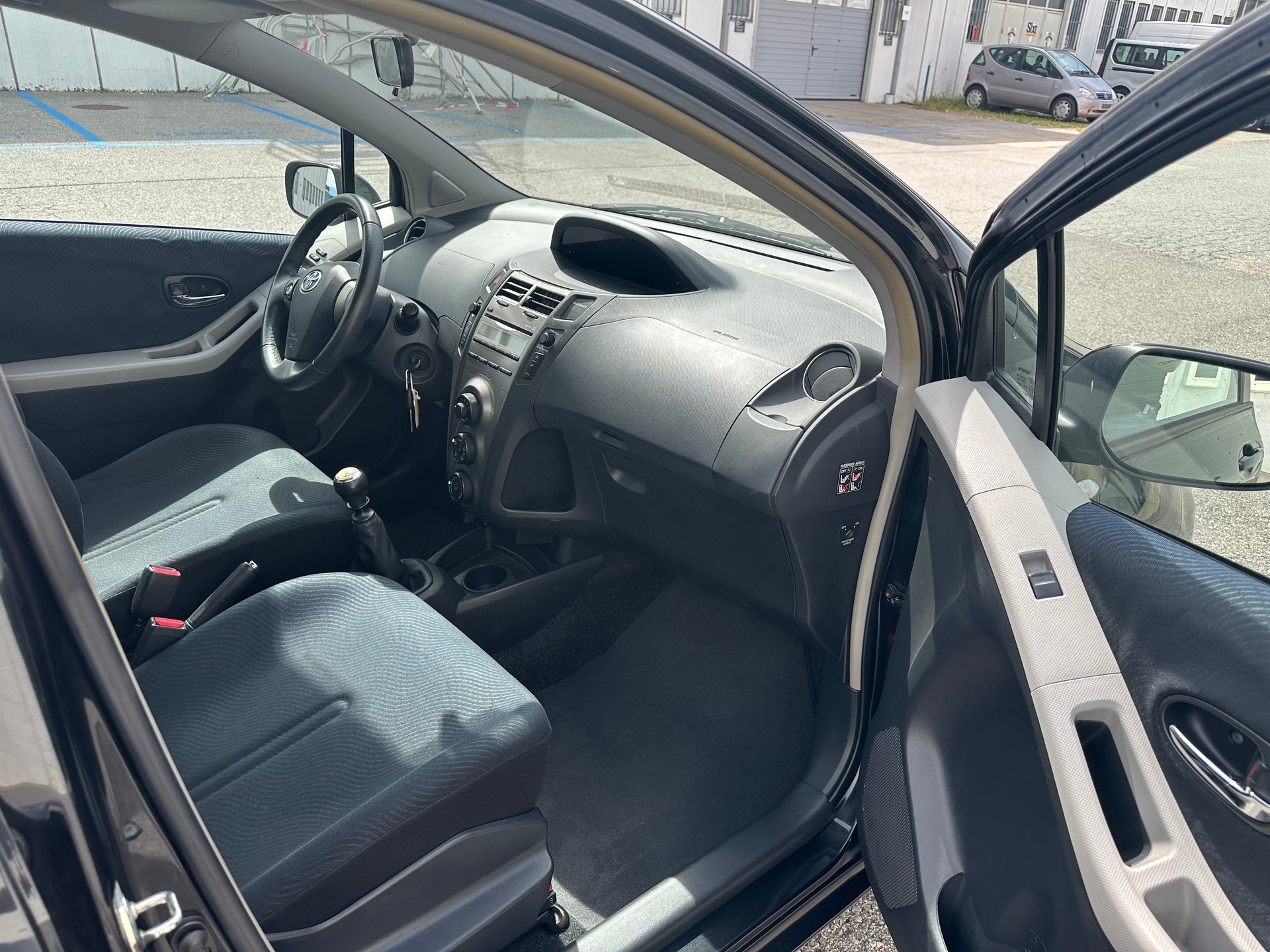TOYOTA Yaris 1.33 Look Multimode-image-9