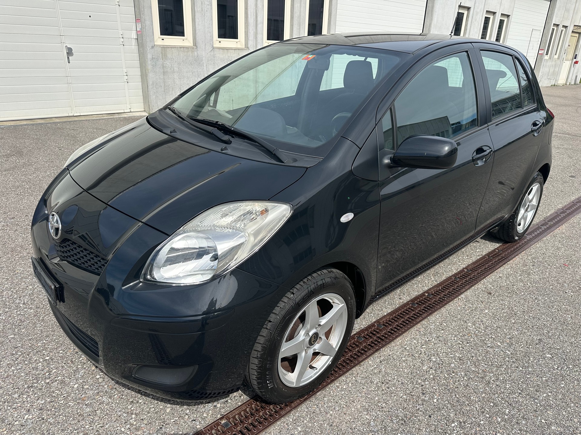 TOYOTA Yaris 1.33 Look Multimode-image-1
