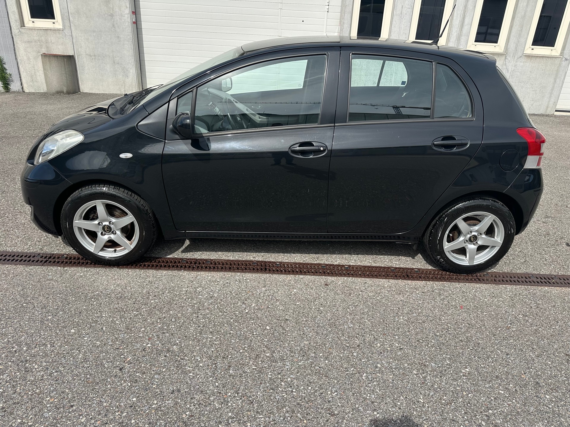 TOYOTA Yaris 1.33 Look Multimode-image-4