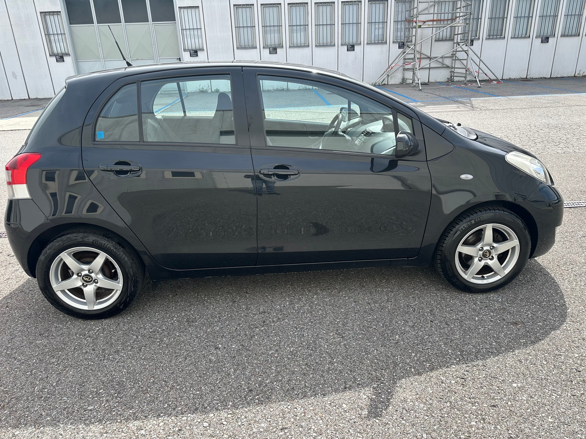 TOYOTA Yaris 1.33 Look Multimode-image-3