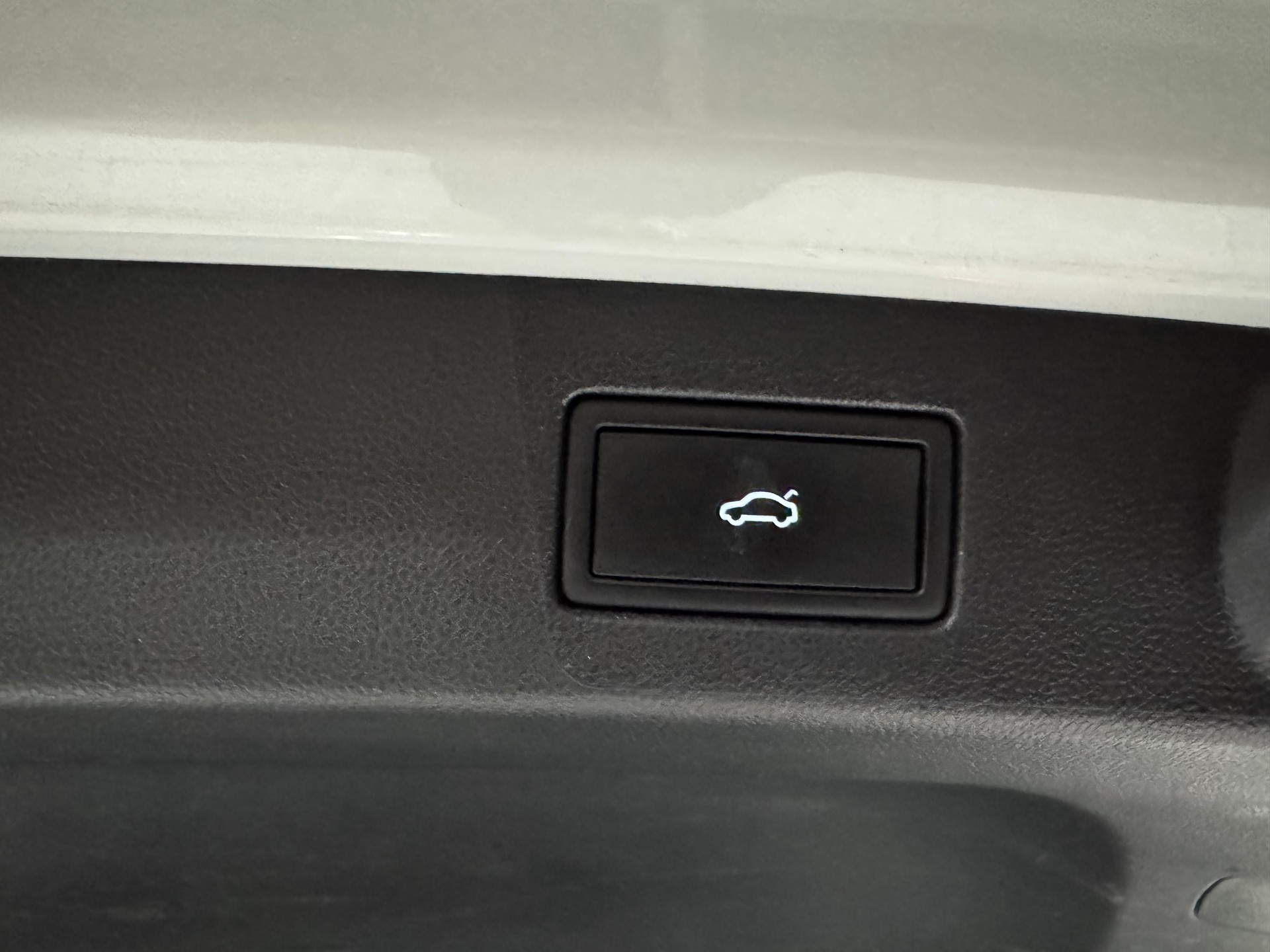 VW Arteon SB 2.0 TSI R-Line 4Motion DSG | CH | AHK 2200Kg |-image-25