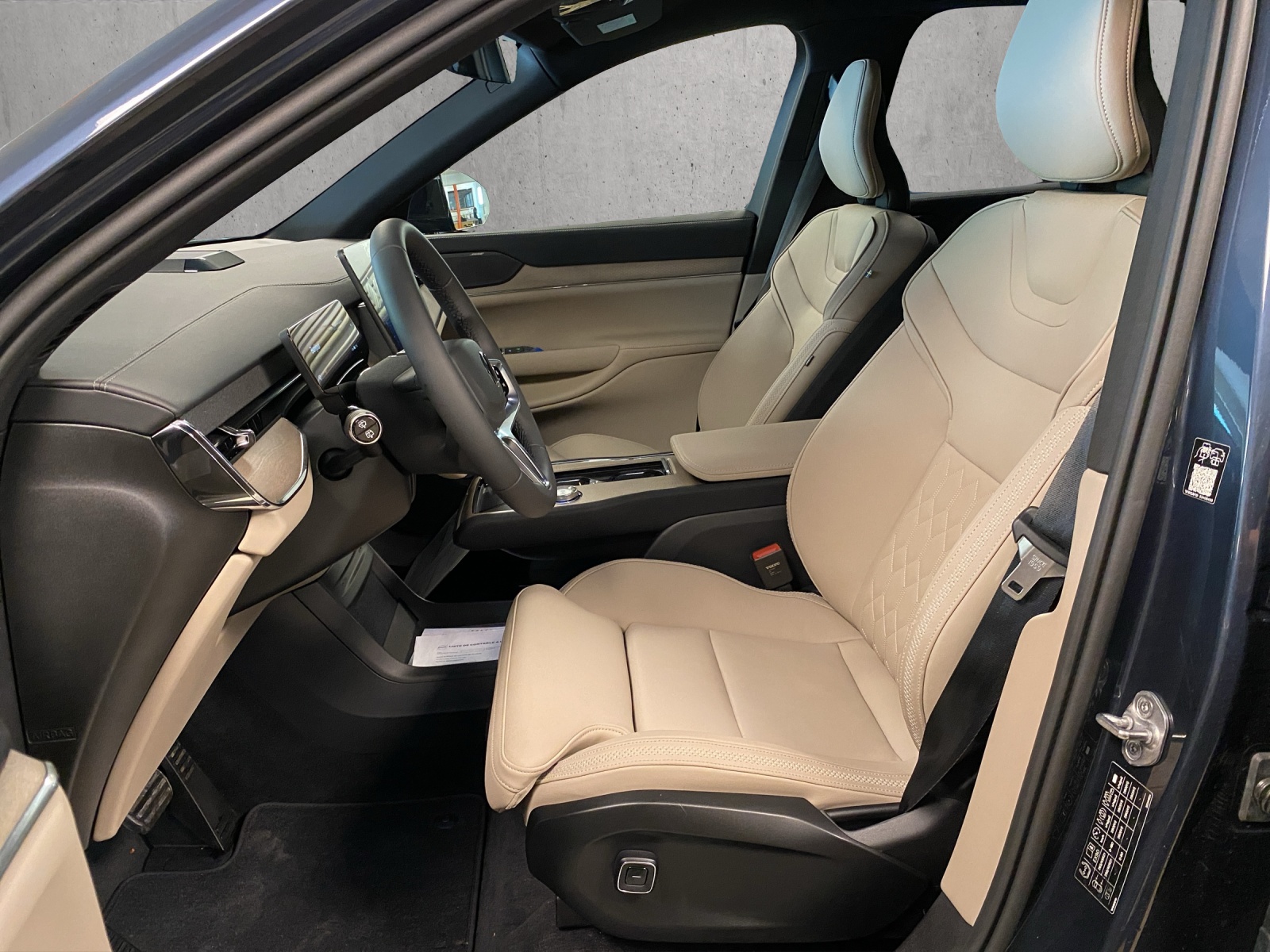 VOLVO EX90 Twin 111 kWh Ultra AWD-image-7
