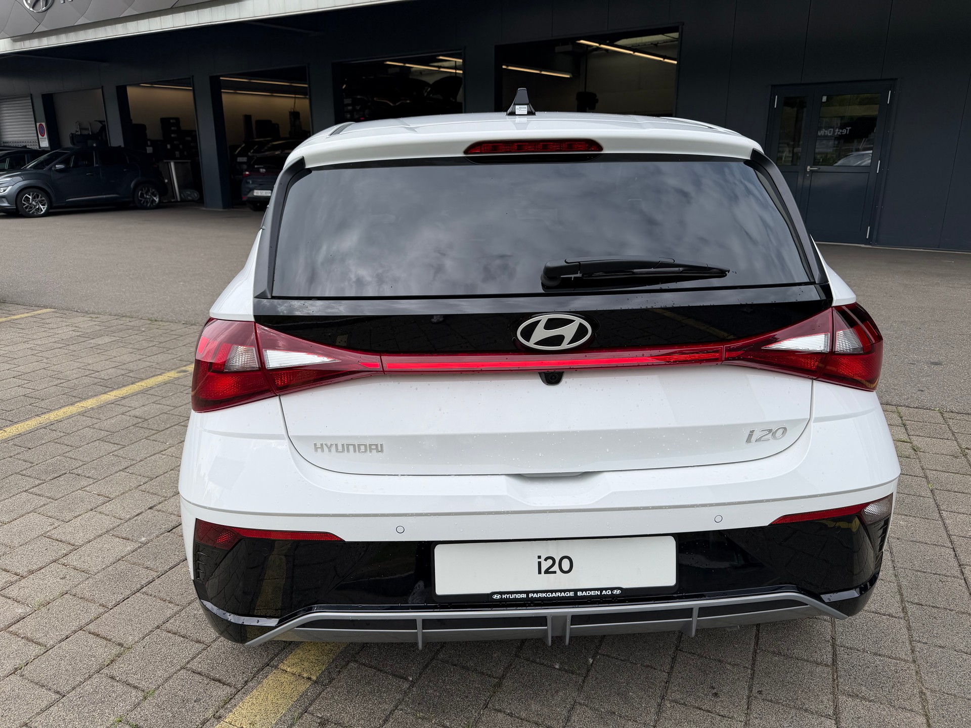 HYUNDAI i20 1.0 T-GDi Amplia DCT-image-2