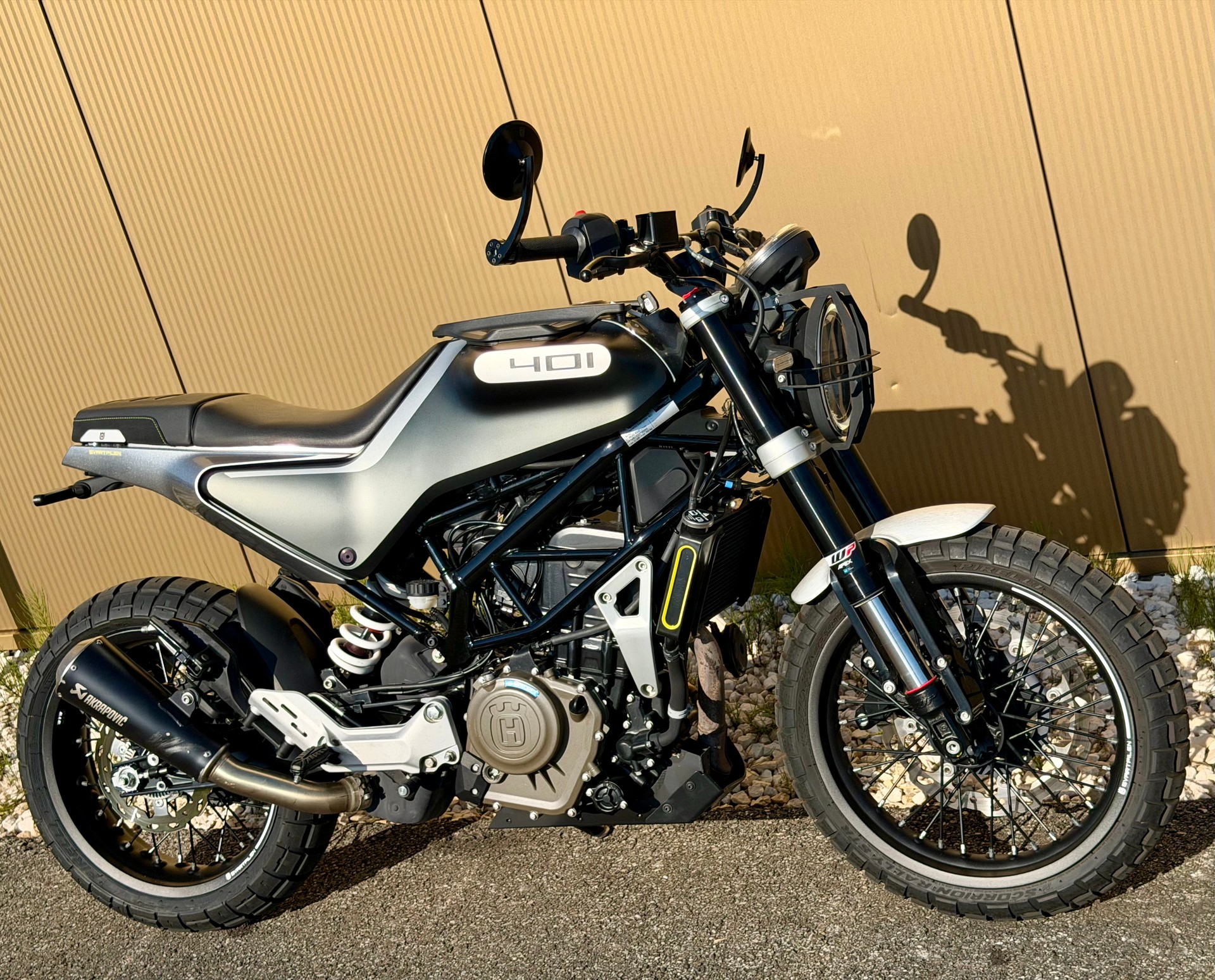 HUSQVARNA Svartpilen 401-showroom-element-2
