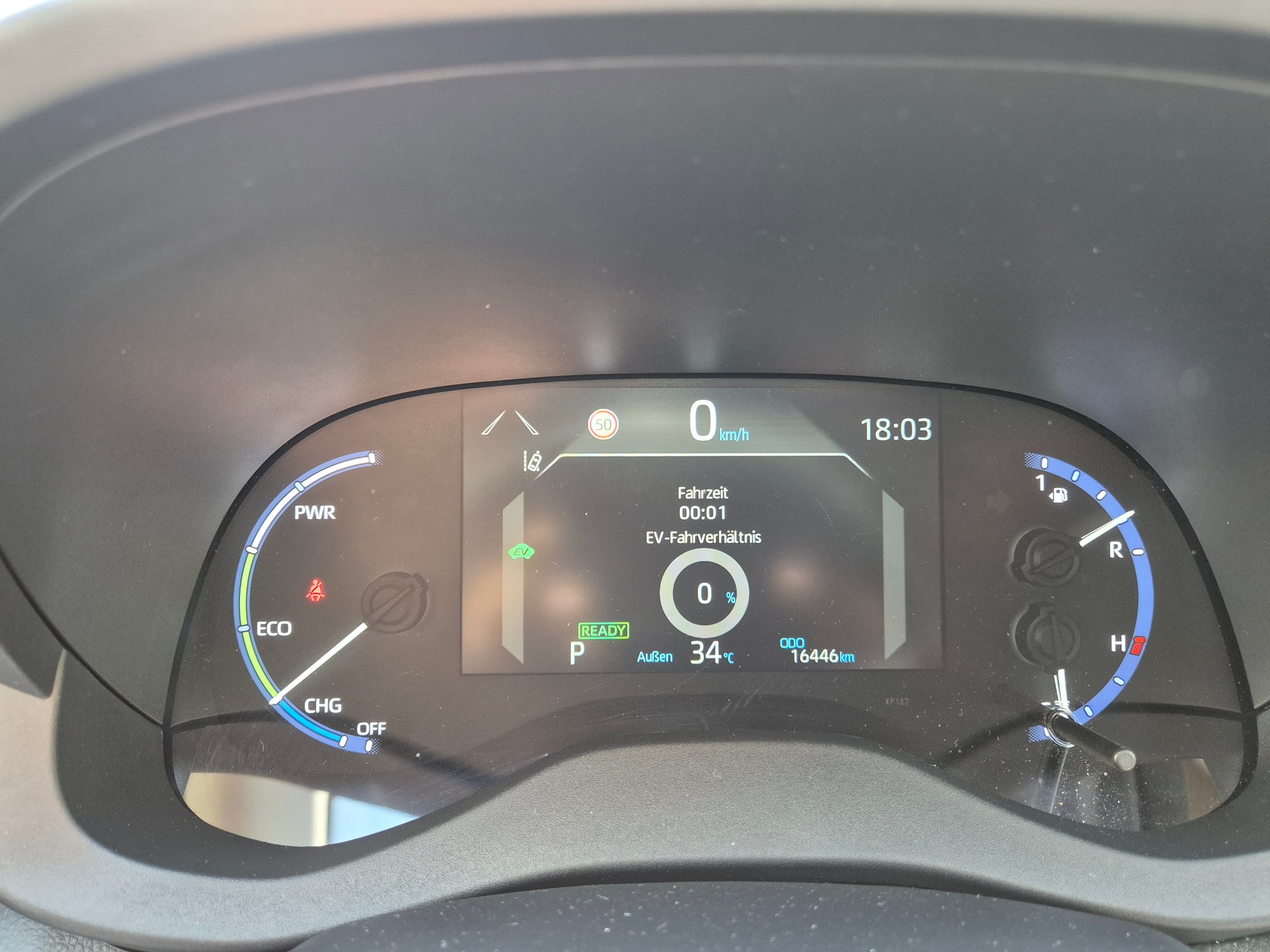 TOYOTA Yaris Cross 1.5 Elegant e-CVT AWDi-image-7