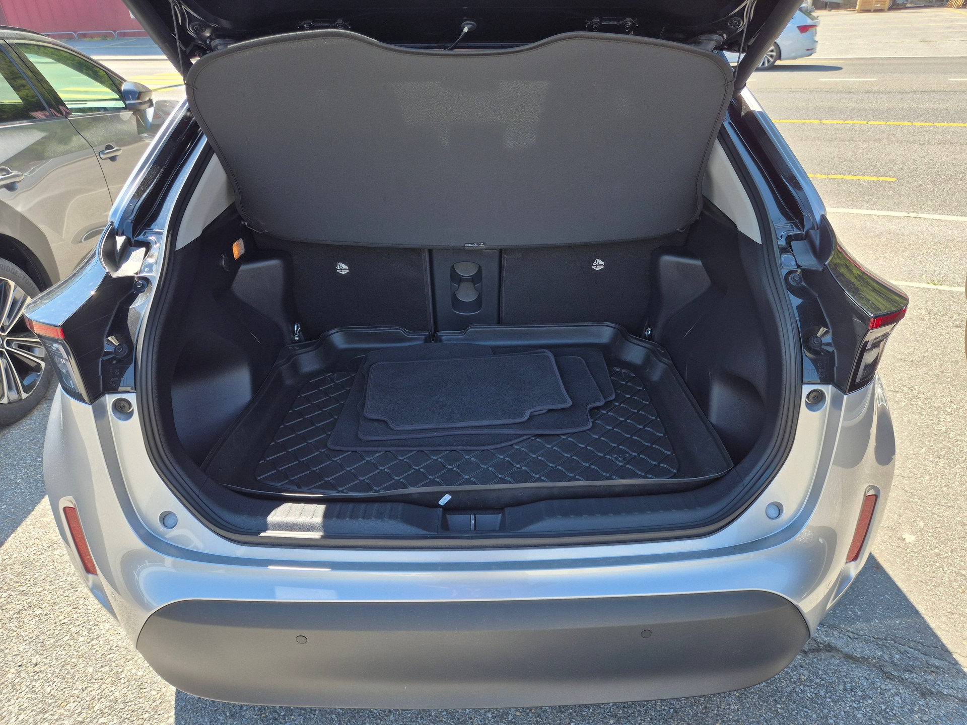 TOYOTA Yaris Cross 1.5 Elegant e-CVT AWDi-image-5