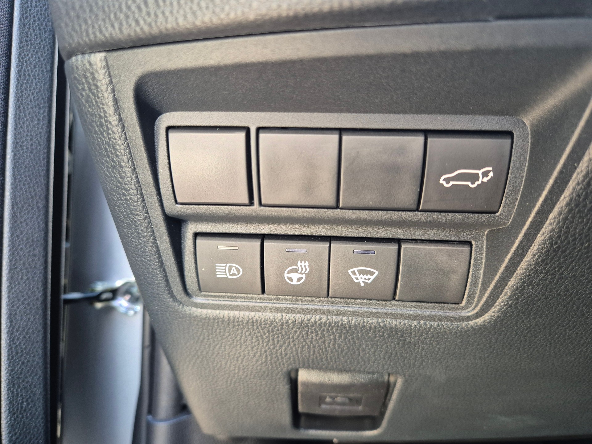 TOYOTA Yaris Cross 1.5 Elegant e-CVT AWDi-image-8