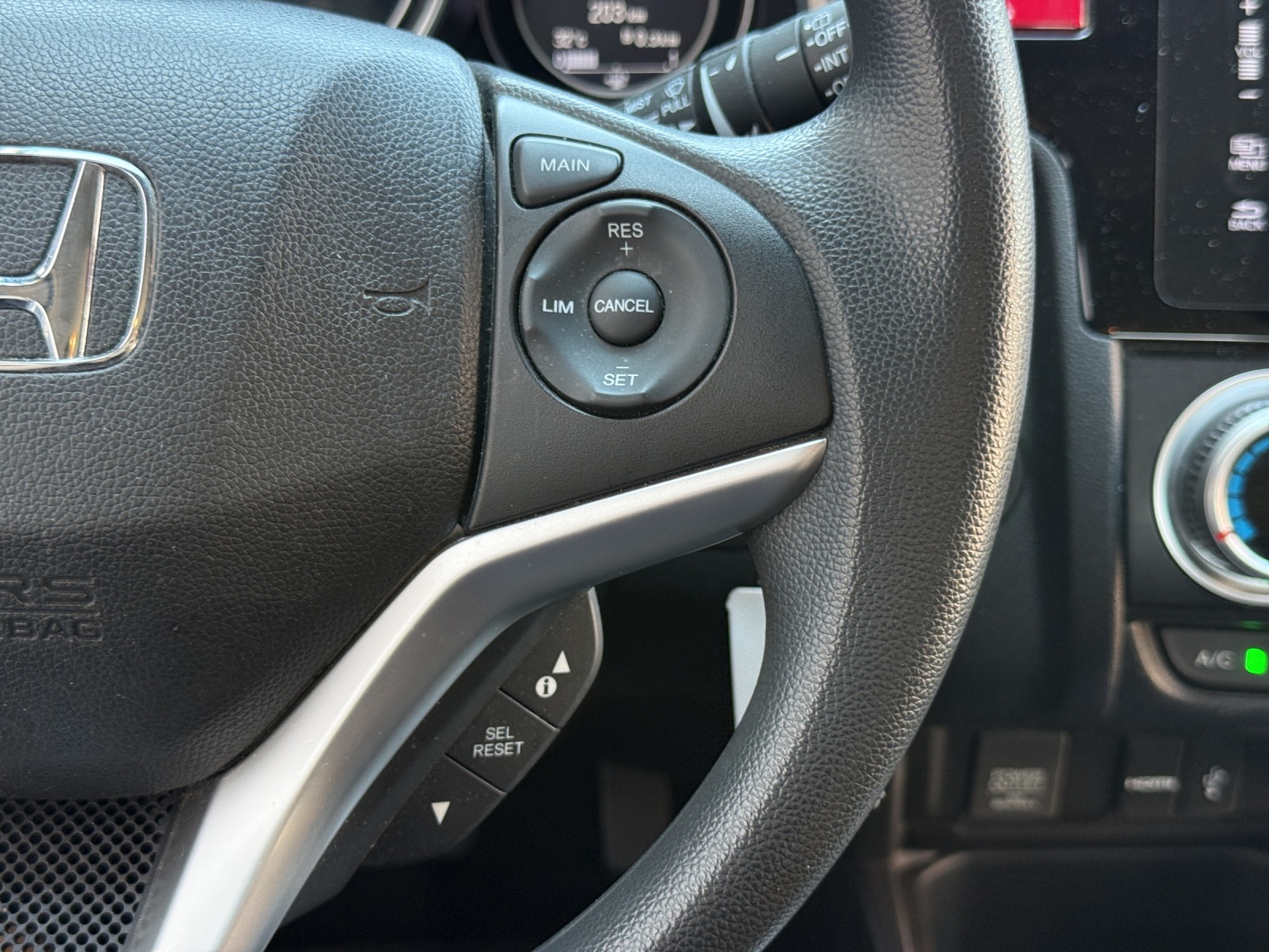 HONDA Jazz 1.3i-VTEC Comfort-image-23
