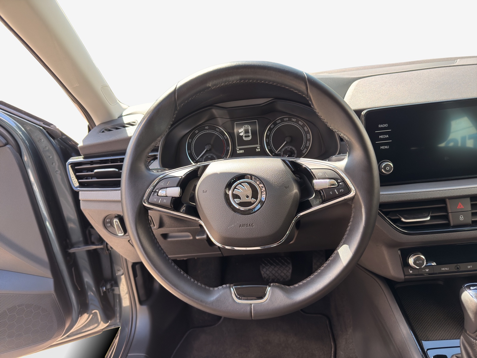 SKODA Scala 1.0 TSI Ambition DSG-image-9